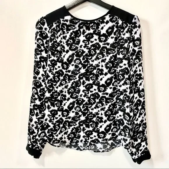 Worthington Blouse - Picture 1 of 7